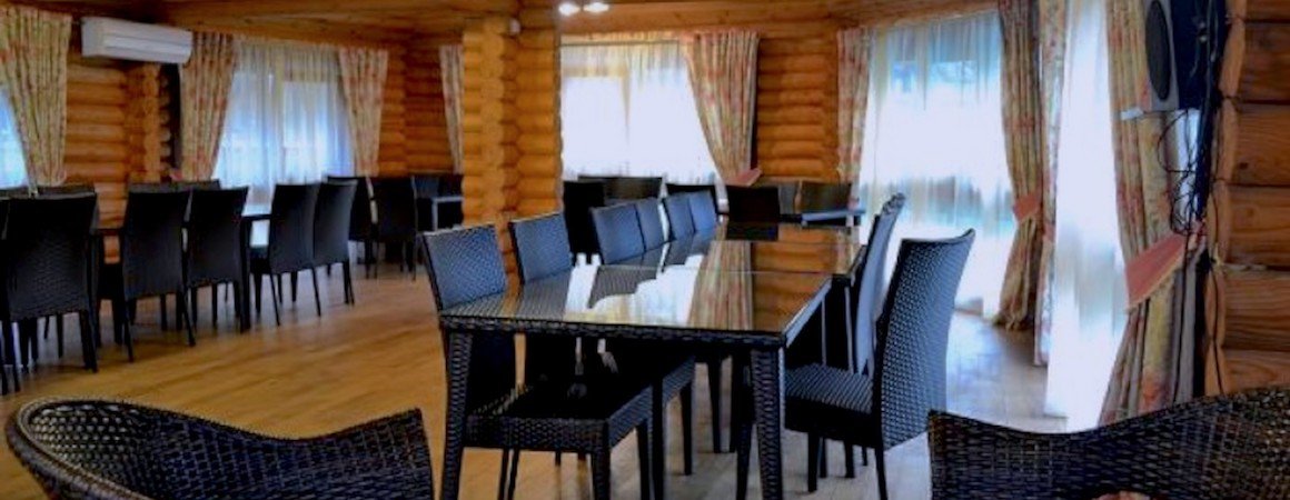 Банкетні зали для весіль та корпоративних свят
