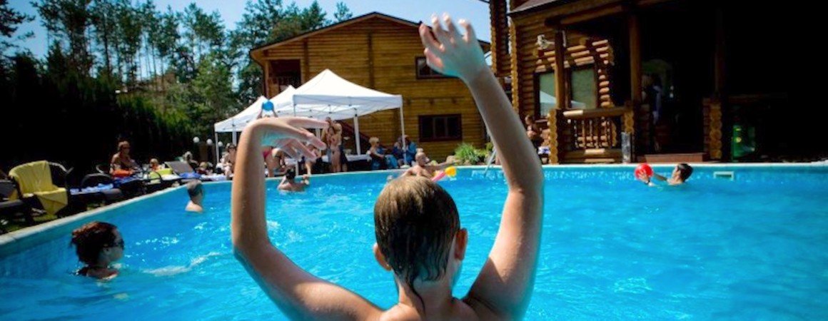 Сауни з міні та відкритим басейном